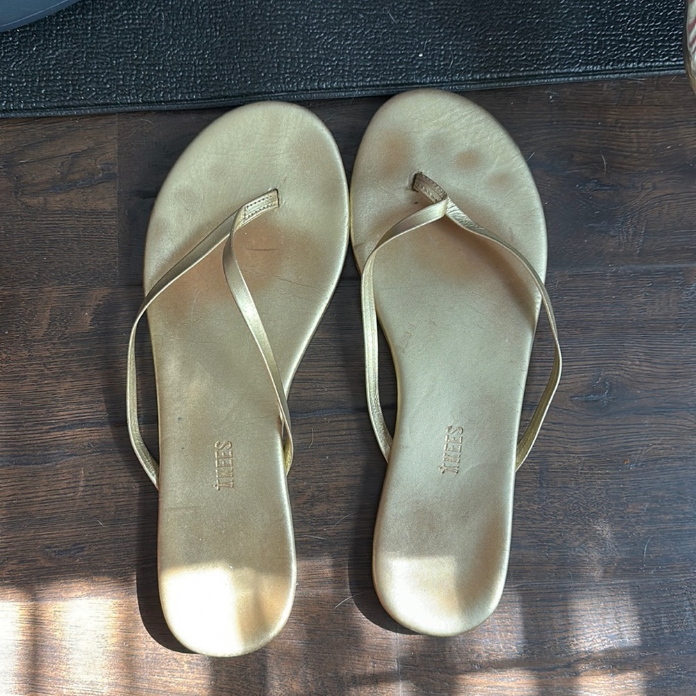 Teeks gold sandal flip flop